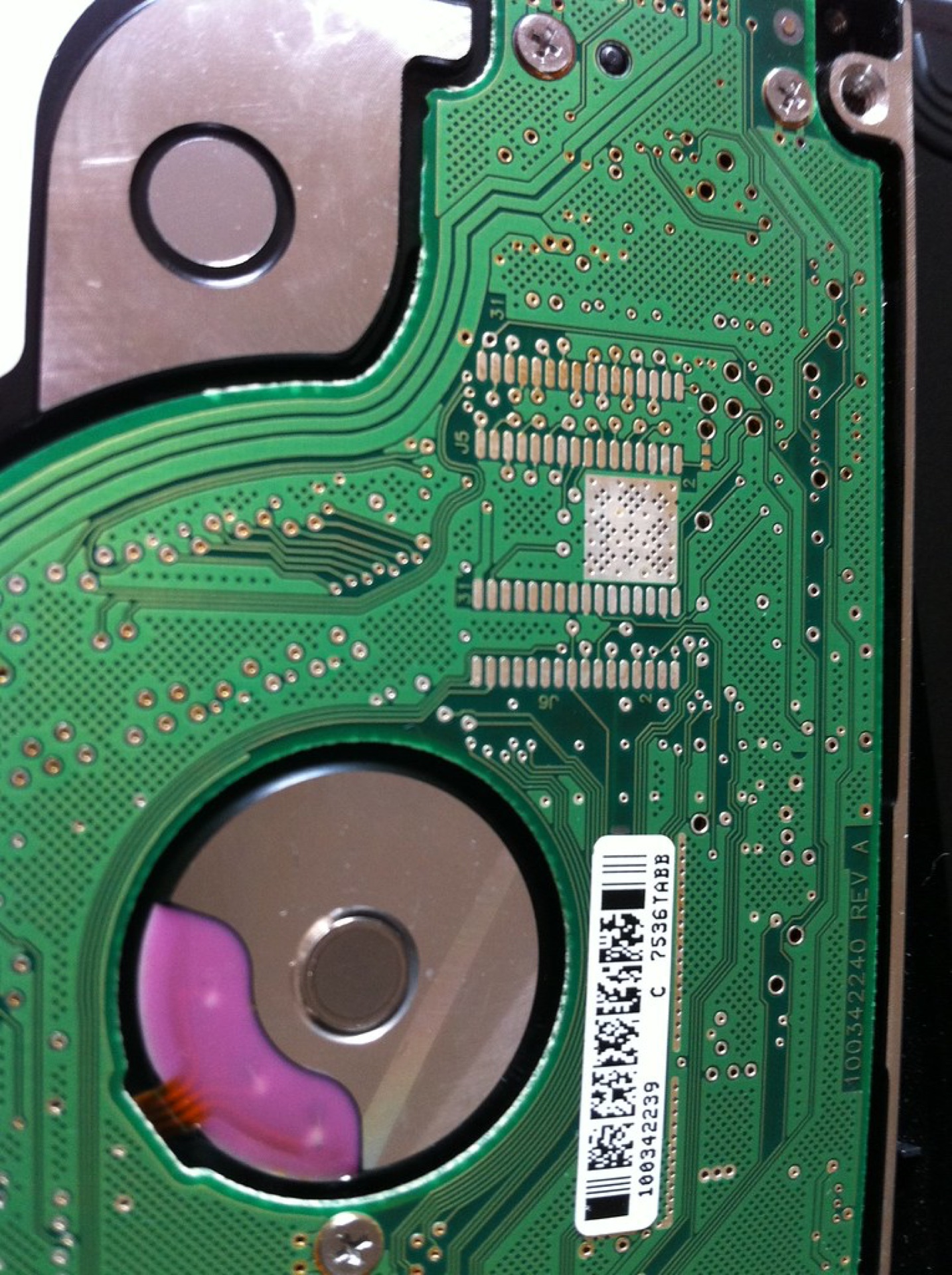 Laptop screen repair workbench in Montreal — cracked display replacement by IT Cares