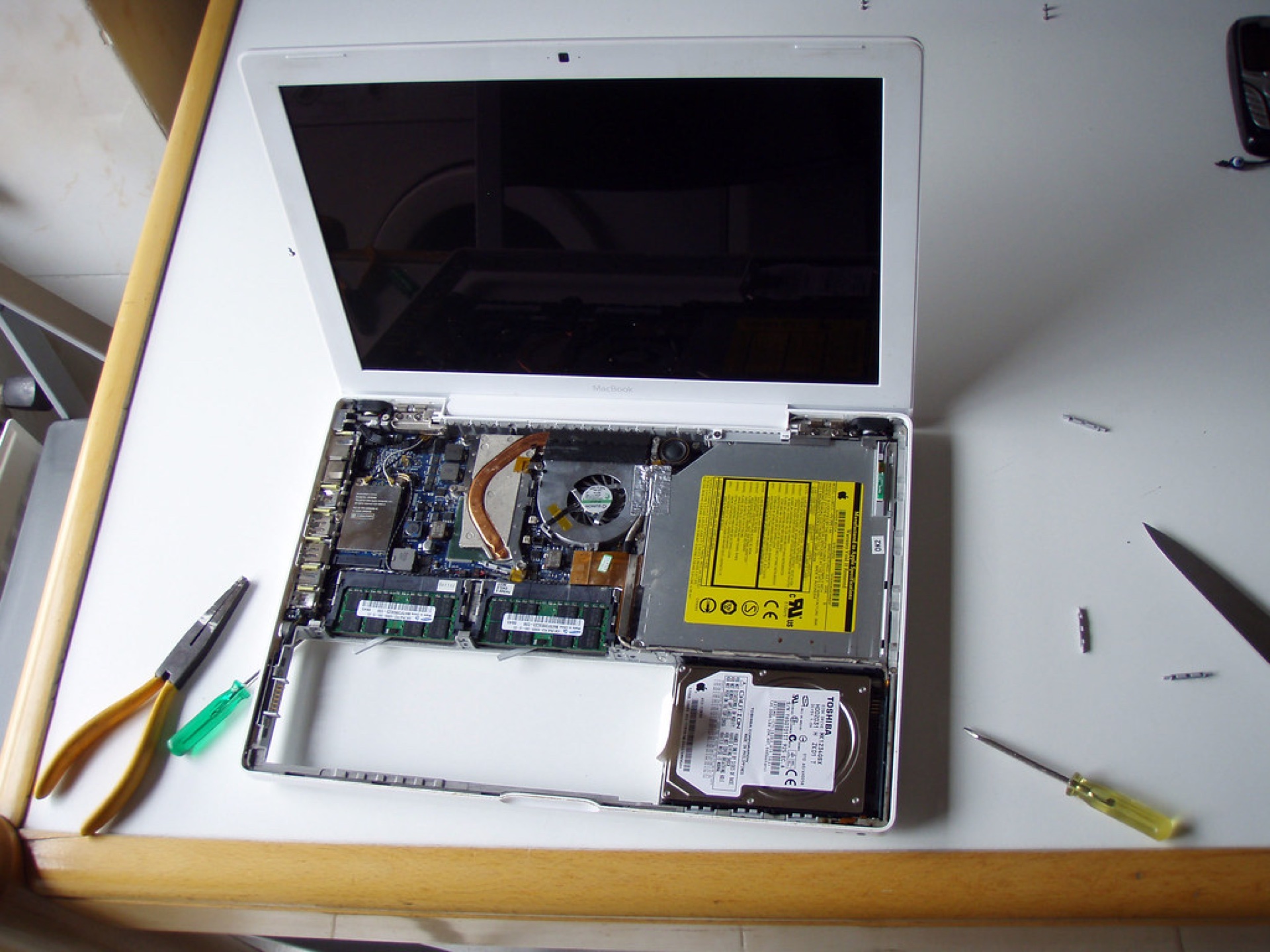 Diagnostic récupération données disque dur Montréal — technicien IT Cares