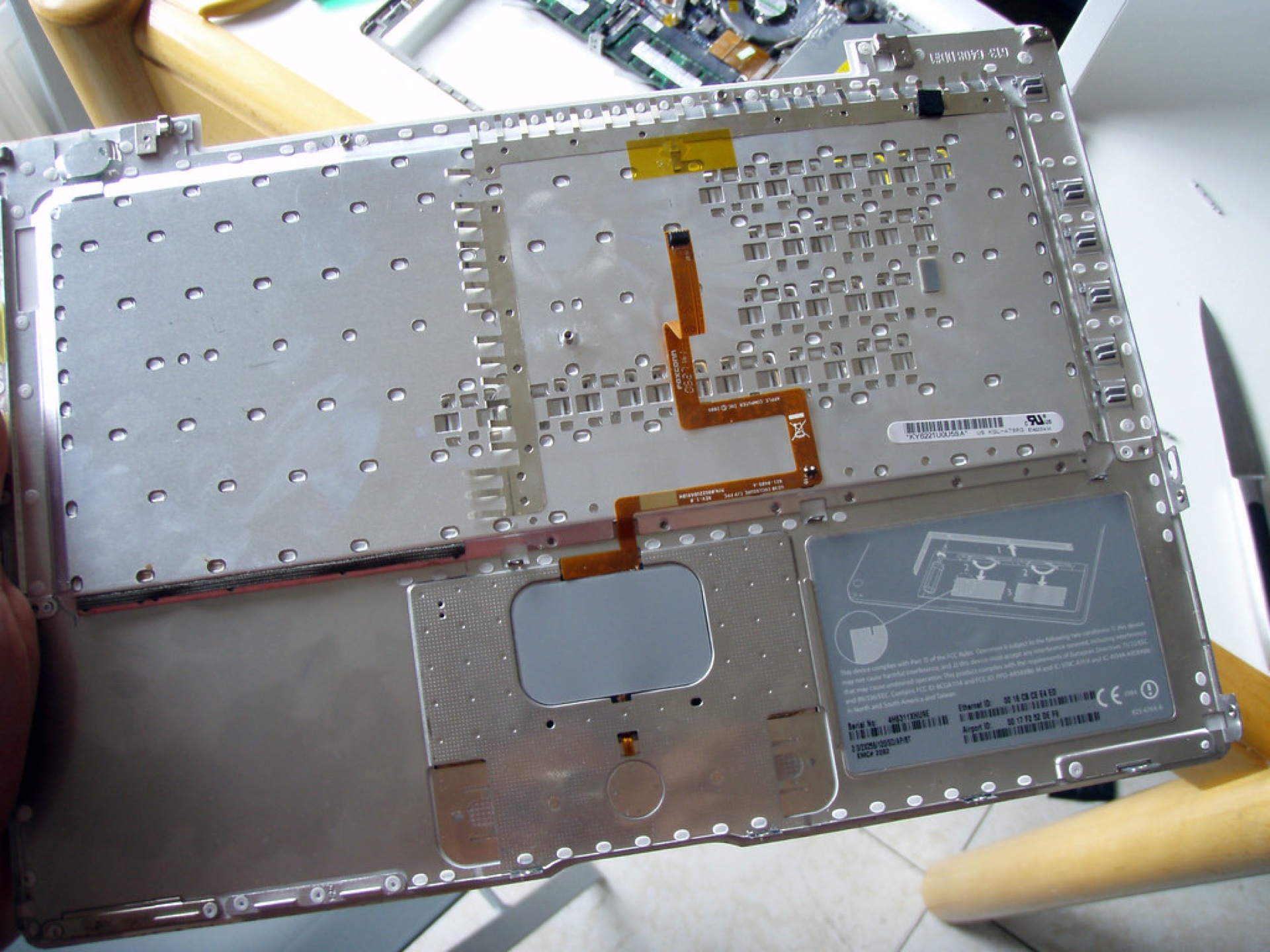 Réparation MacBook dégâts eau Montréal — IT Cares